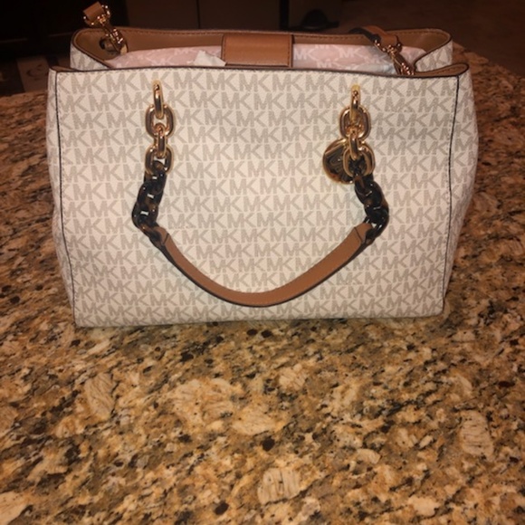Authentic Michael Kors purse - Picture 1 of 4
